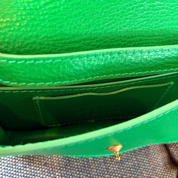 Faba in Grass - Picture 5 of 13